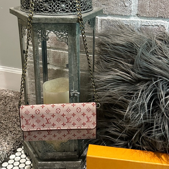 PINK DENIM LOUIS VUITTON WALLET - Picture 2 of 15